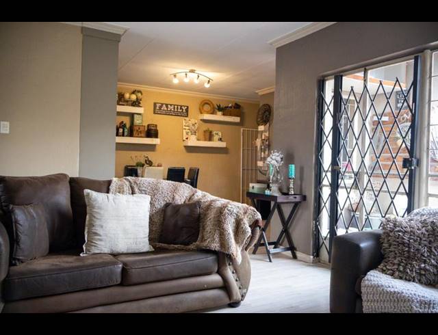 3 BEDROOM SIMPLEX FOR SALE IN DELVILLE